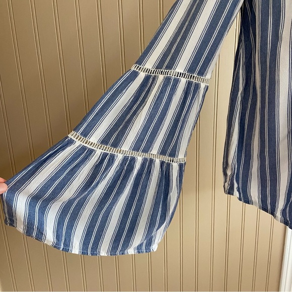 HOLLISTER Blue and White Striped Bell Sleeve Long Sleeve Top Women’s Medium - Picture 5 of 7